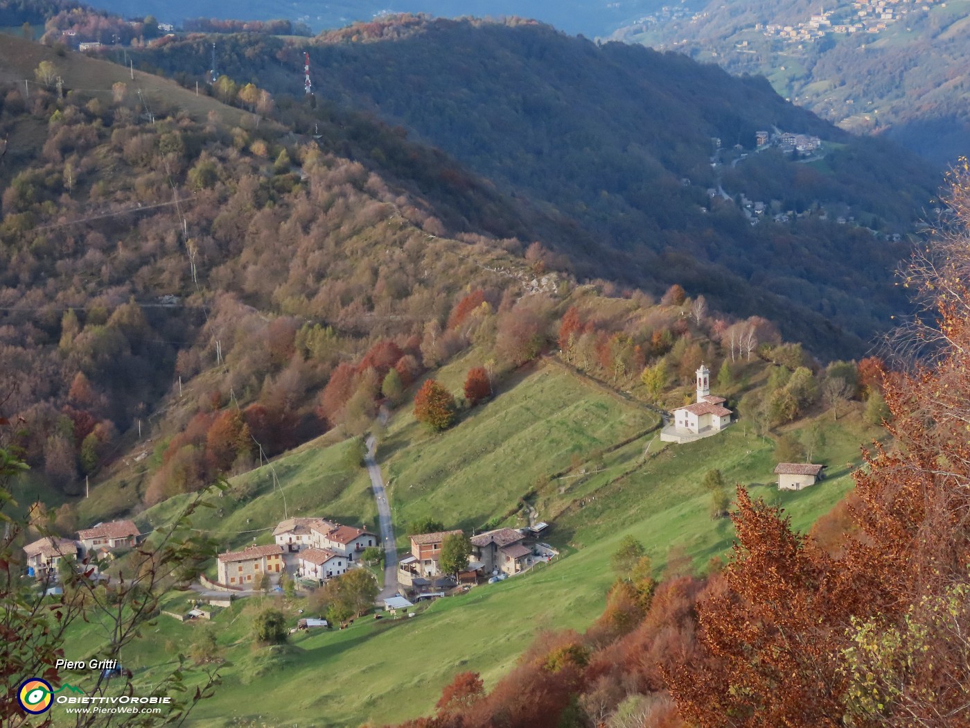 47 Torna la luce del sole, splendono i colori autunnali.JPG